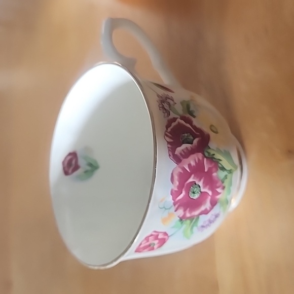 Vintage teacup and saucer - Picture 5 of 6